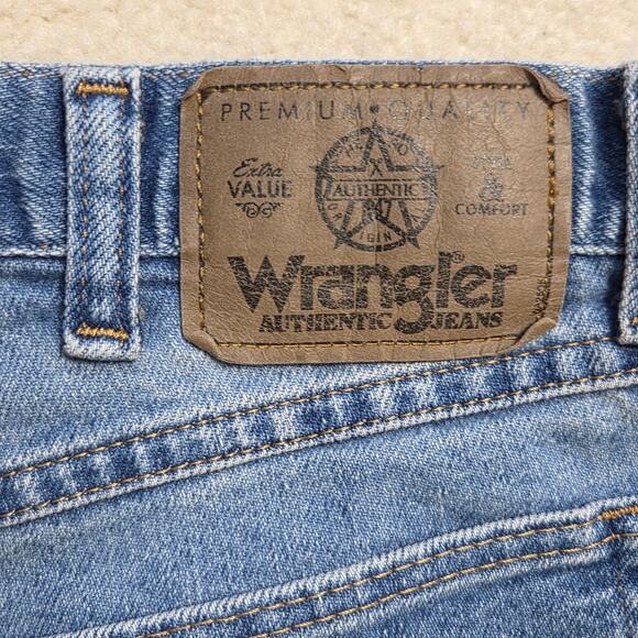 Wrangler Men's 34x30 Distressed Straight Leg Blue Jeans - Picture 10 of 12